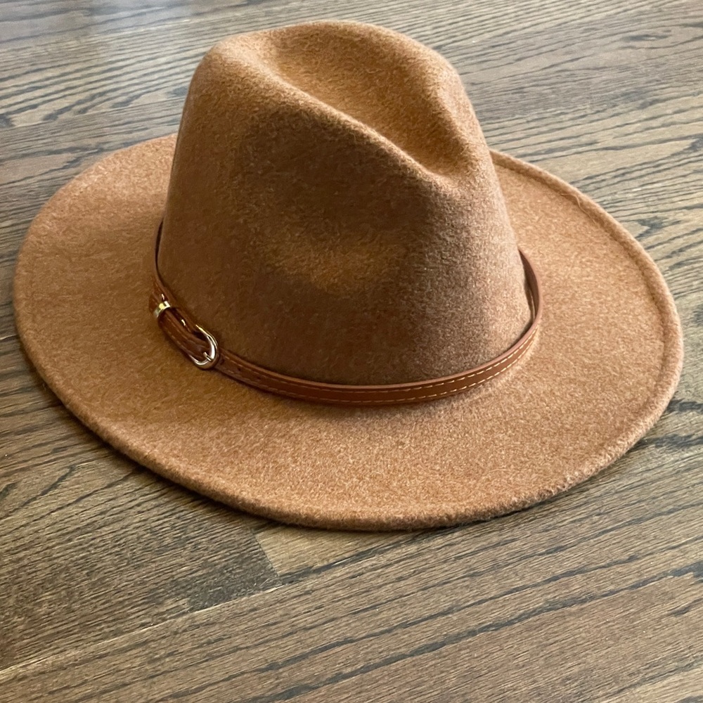 Stylish Tan Felt Fall Hat